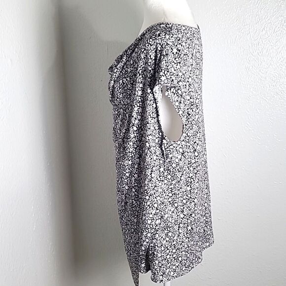 Lane Bryant Black & White Draped Jersey Floral Tunic Top Cowl Neck, Size 14/16 - Picture 4 of 8